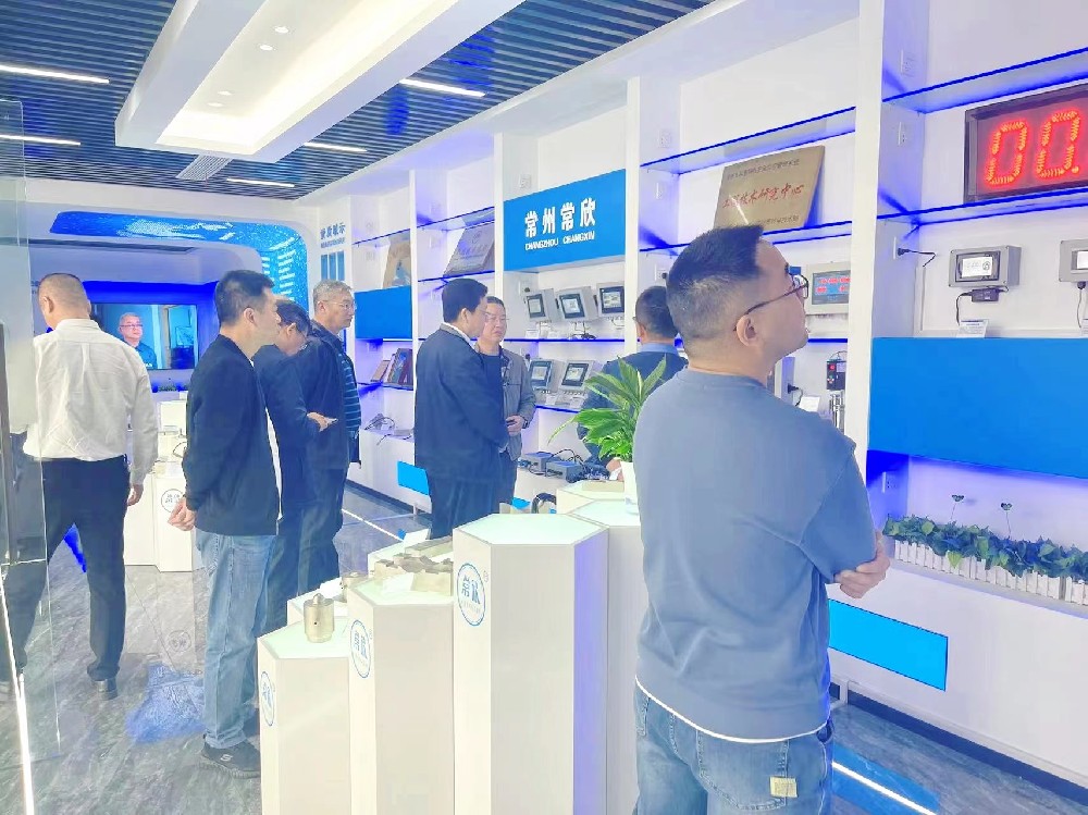 熱烈祝賀中國重型機械工業(yè)協(xié)會橋式起重機專業(yè)委員會九屆八次理 事會暨十屆一次會員大會在江蘇省常州市召開順利召開并圓滿結束！